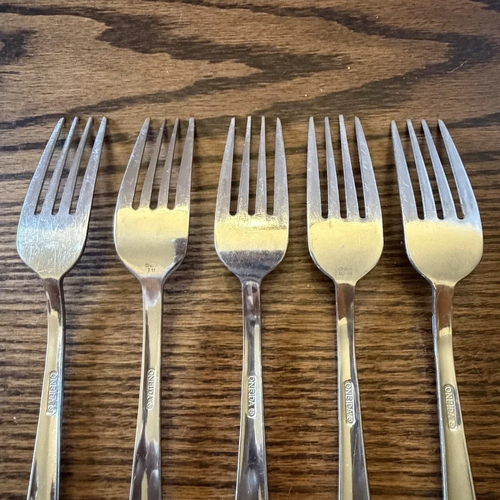 Oneida AVERY Dinner Forks Stainless Steel Flatware Pieces 18/10 Set of 5